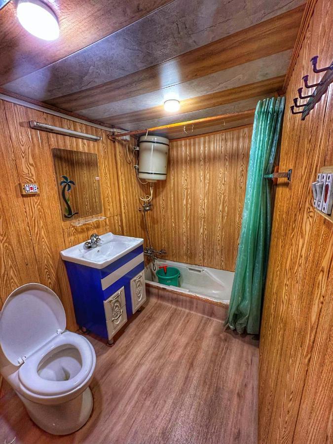 Hotel Exotic Young Shreen Houseboat Srīnagar Exterior foto